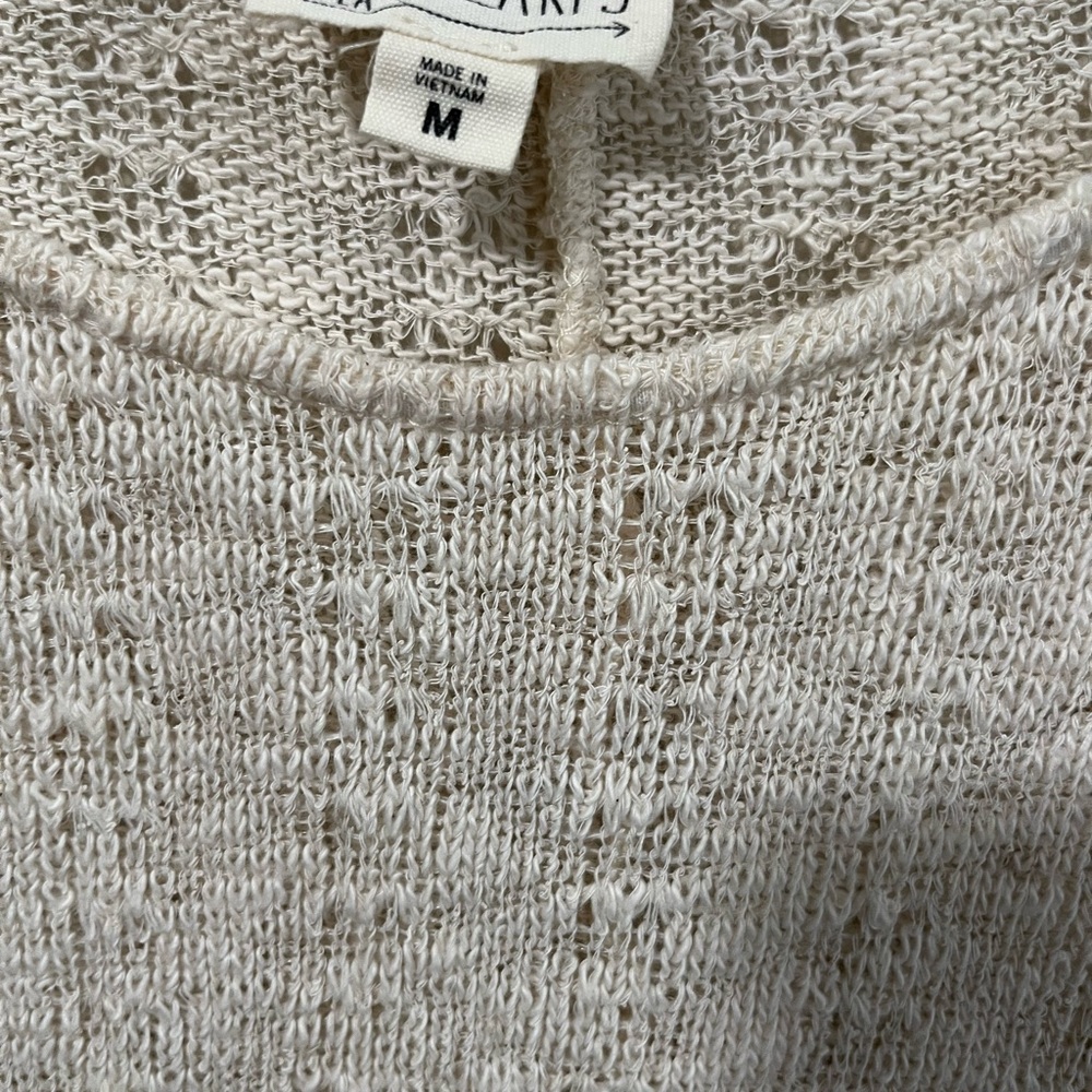 Pretty Sweater-Lacy Hem.  Medium - Picture 4 of 6